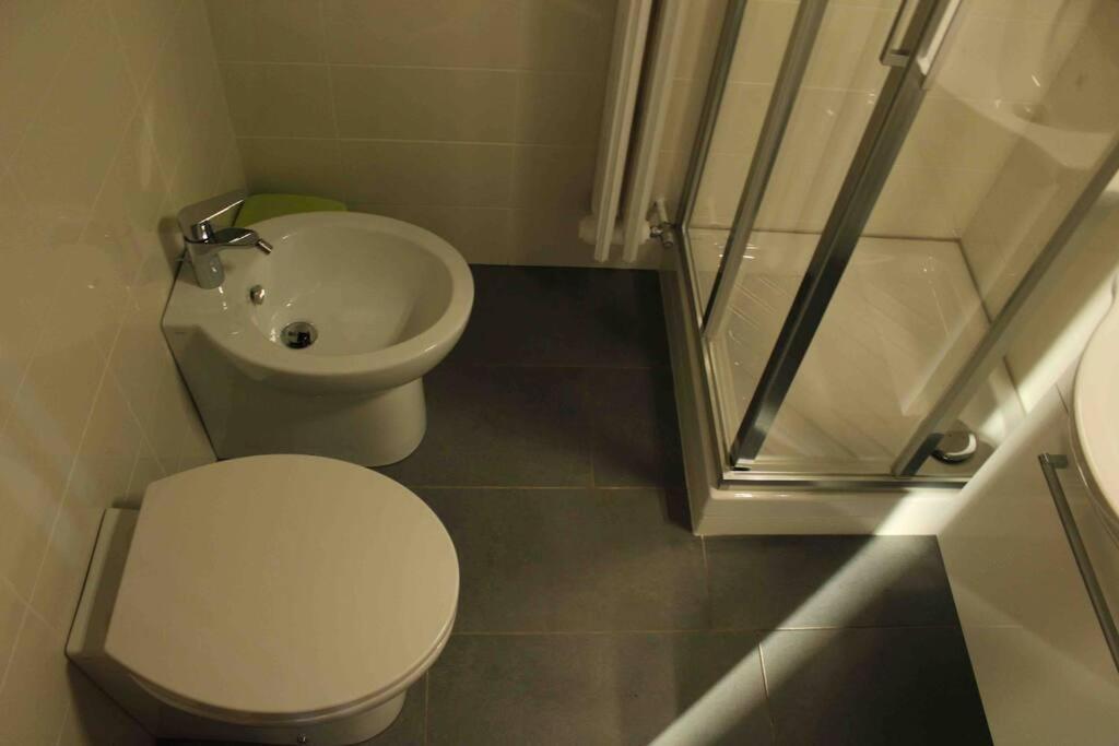 Babalu Con Vista Lago أرونا المظهر الخارجي الصورة